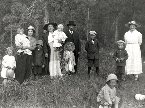 The Erdmand Gathering in 1917.